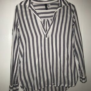 Divided long sleeve top